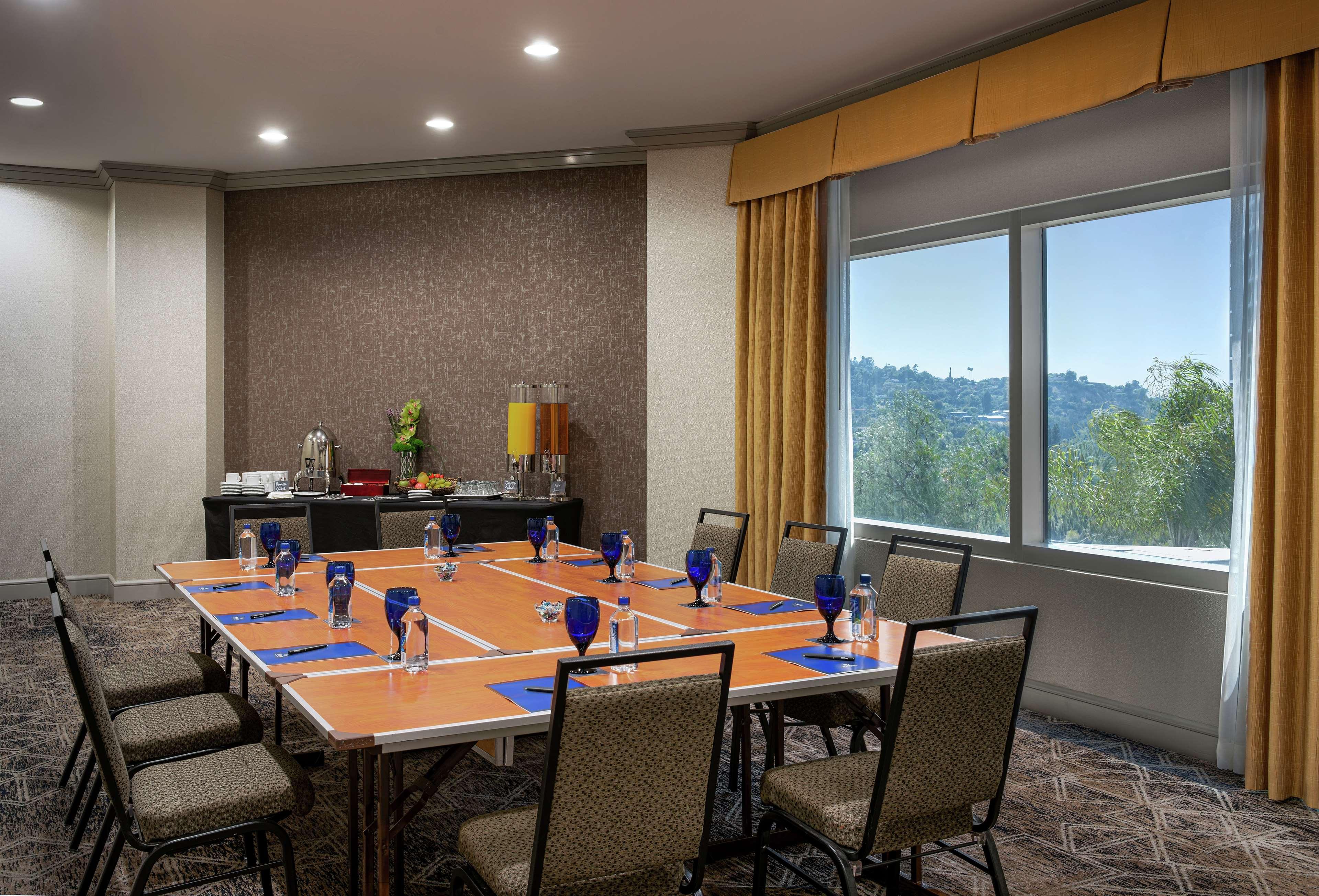 Hilton Los Angeles-Universal City מראה חיצוני תמונה